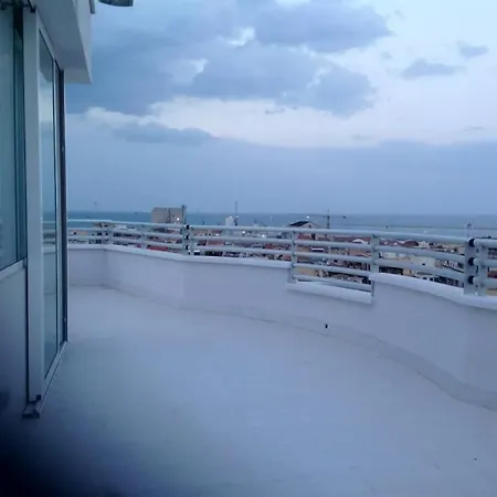 2 Star Luxury Rooftop Oda ve Kahvaltı 3*