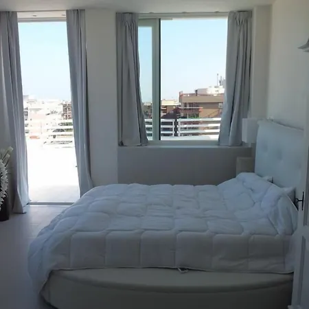 B&B 2 Star Luxury Rooftop 3*